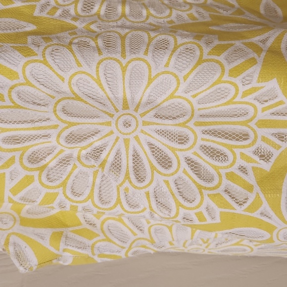 Westen Lace Dress - Picture 2 of 6